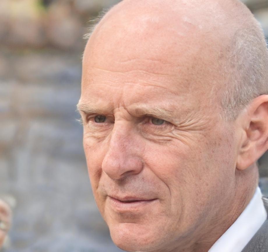 Portrait de Vincent Lacroix, expert en planification financière familiale